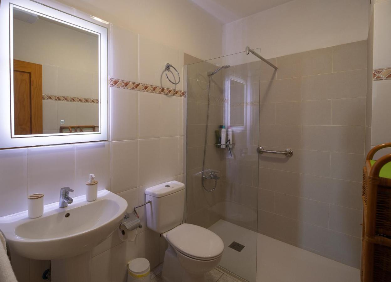 Apartamentos Leomar II Los Llanos De Aridane Kültér fotó
